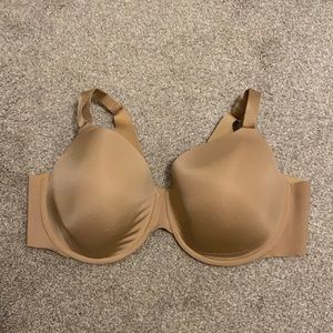 SOMA Vanishing 360 Perfect Coverage Bra size 42D in beige color. Beautiful!